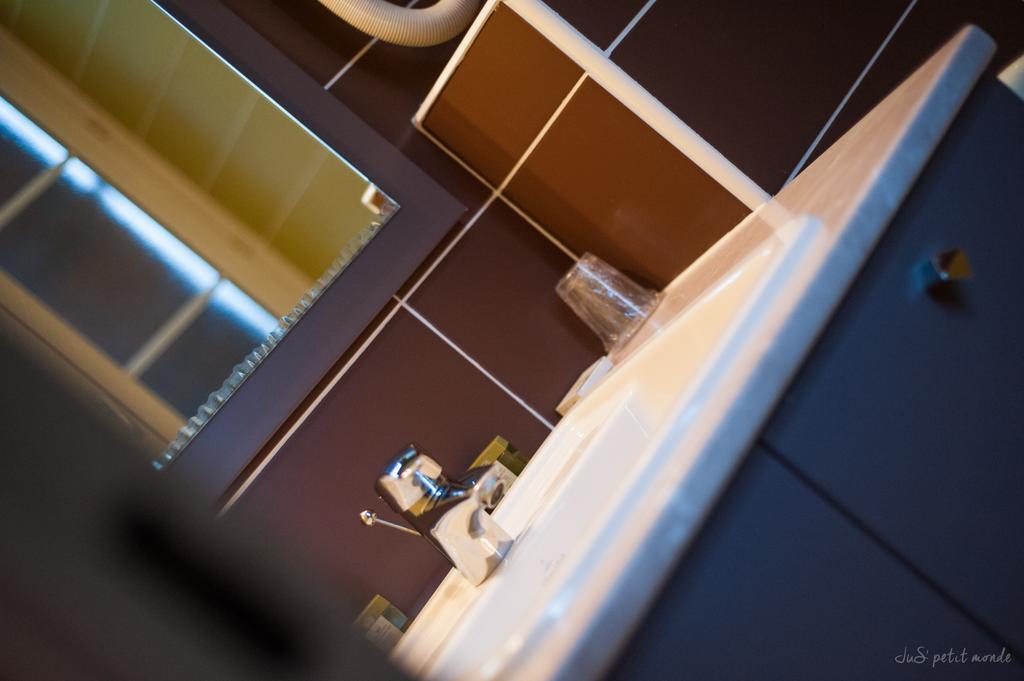 Hotel De France Montmarault Zewnętrze zdjęcie
